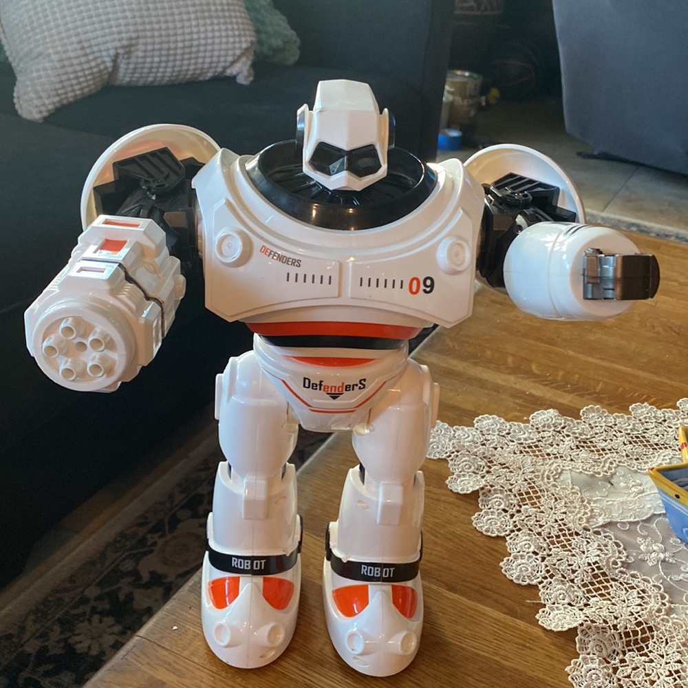 Defenders Robot Toy, need batterie Pack.